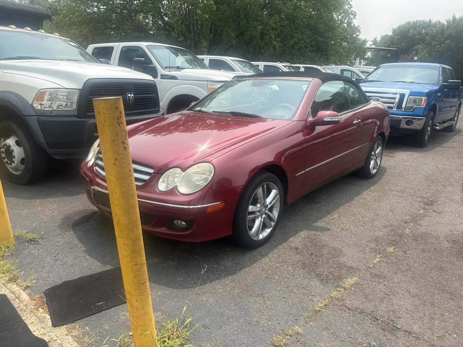 2006 Mercedes-Benz CLK 350 Cabriolet in Red — photo 1 of 8