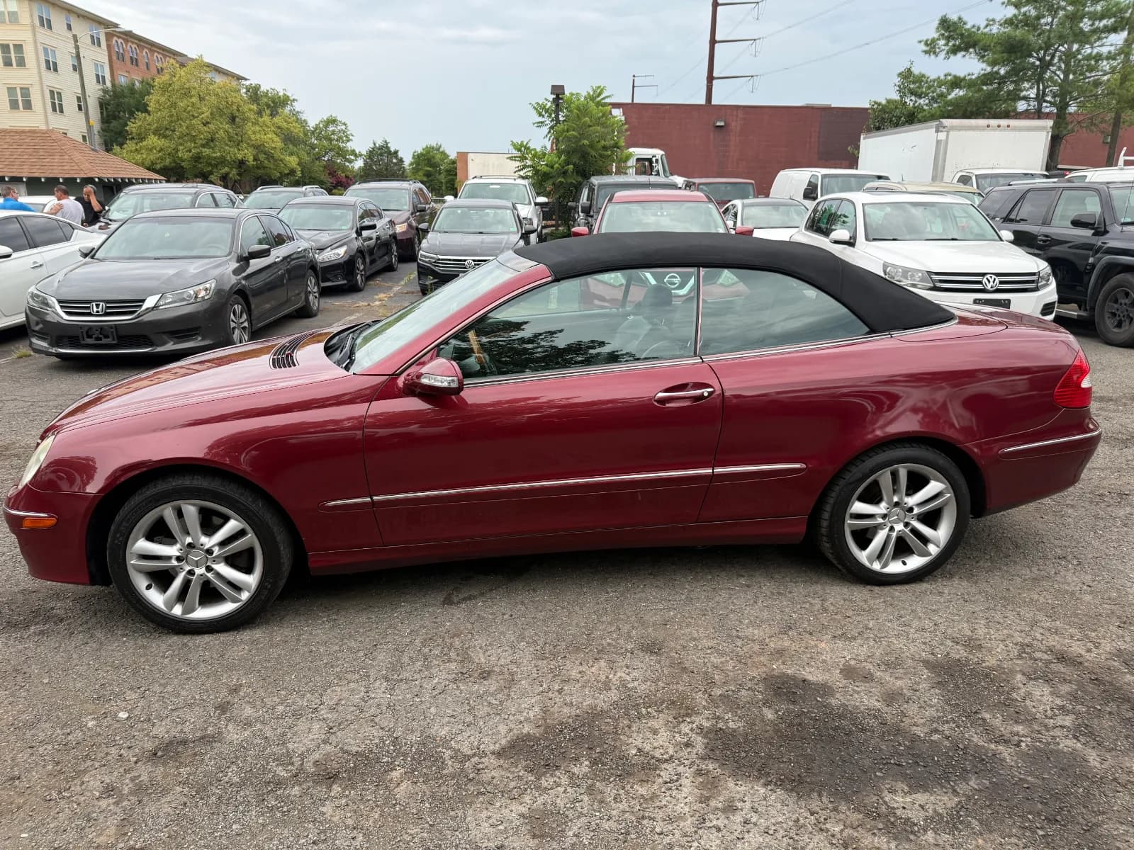 2006 Mercedes-Benz CLK-Class CLK350 in Red, photo 2 of 17