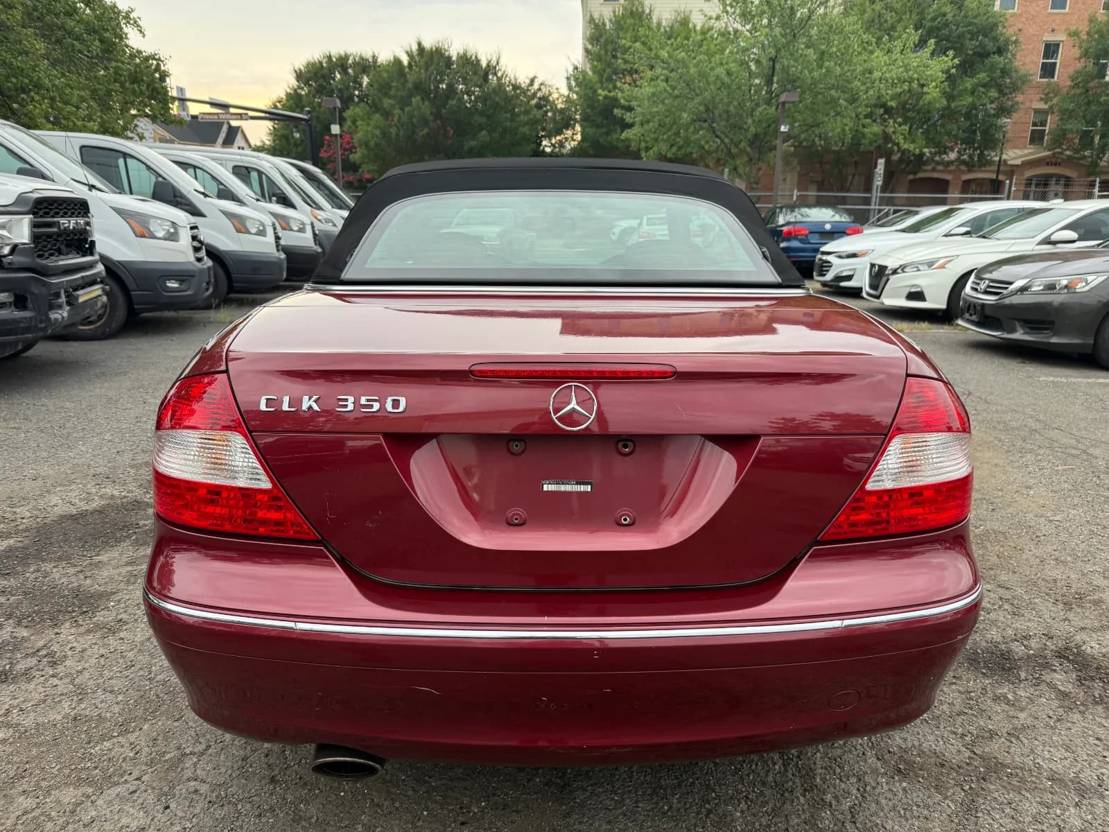 2006 Mercedes-Benz CLK-Class CLK350 in Red, photo 4 of 17