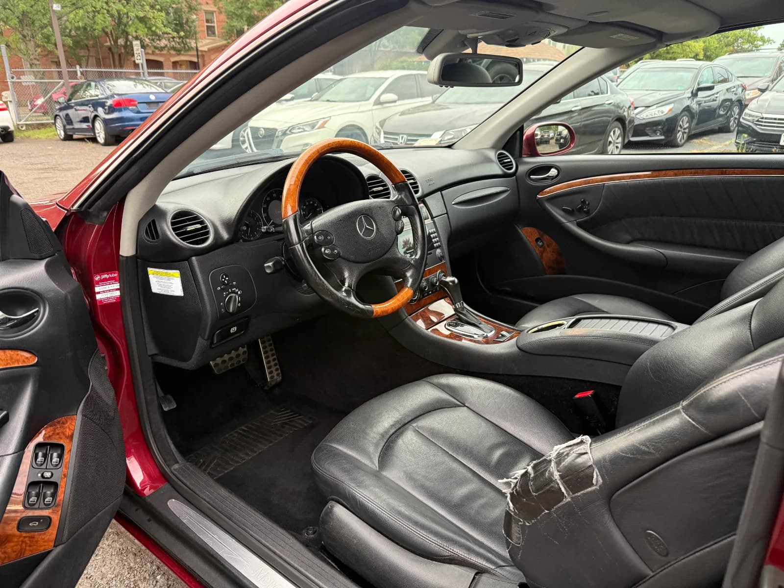 2006 Mercedes-Benz CLK-Class CLK350 in Red, photo 10 of 17