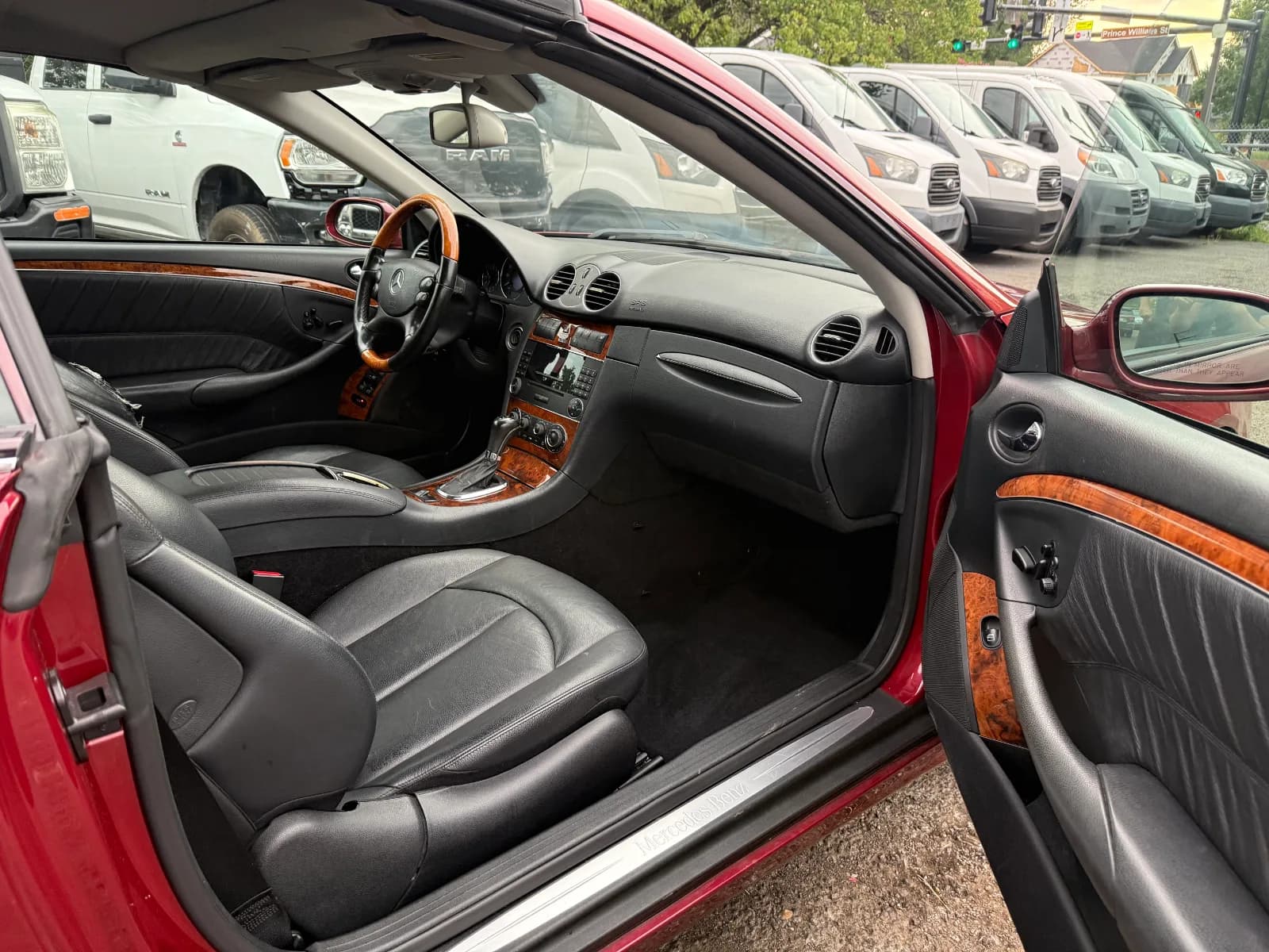 2006 Mercedes-Benz CLK-Class CLK350 in Red, photo 11 of 17