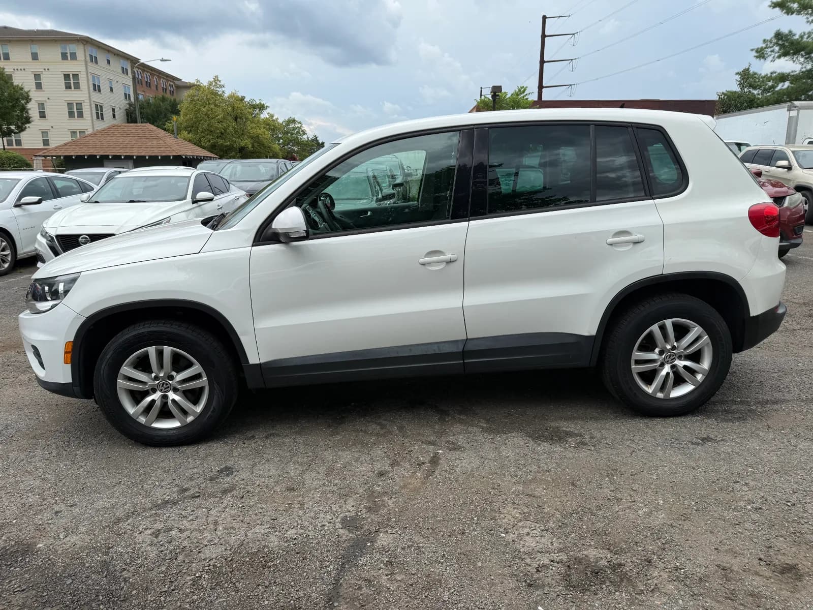 2012 Volkswagen Tiguan S in White, photo 2 of 16