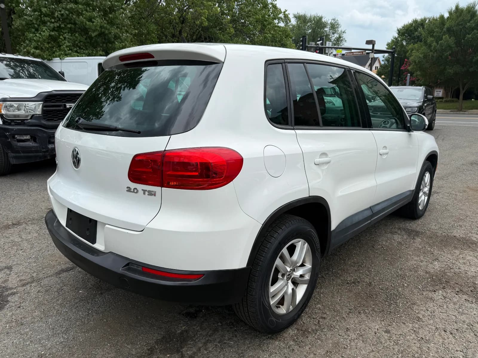 2012 Volkswagen Tiguan S in White, photo 5 of 16