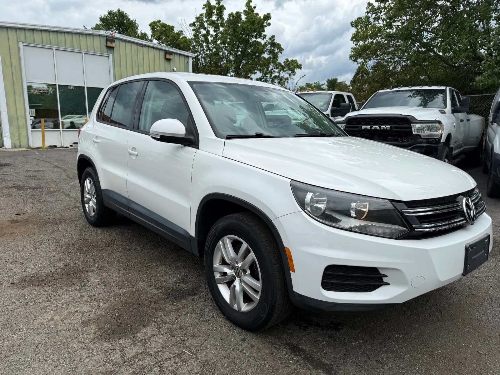 2012 Volkswagen Tiguan S in White, photo 7 of 16