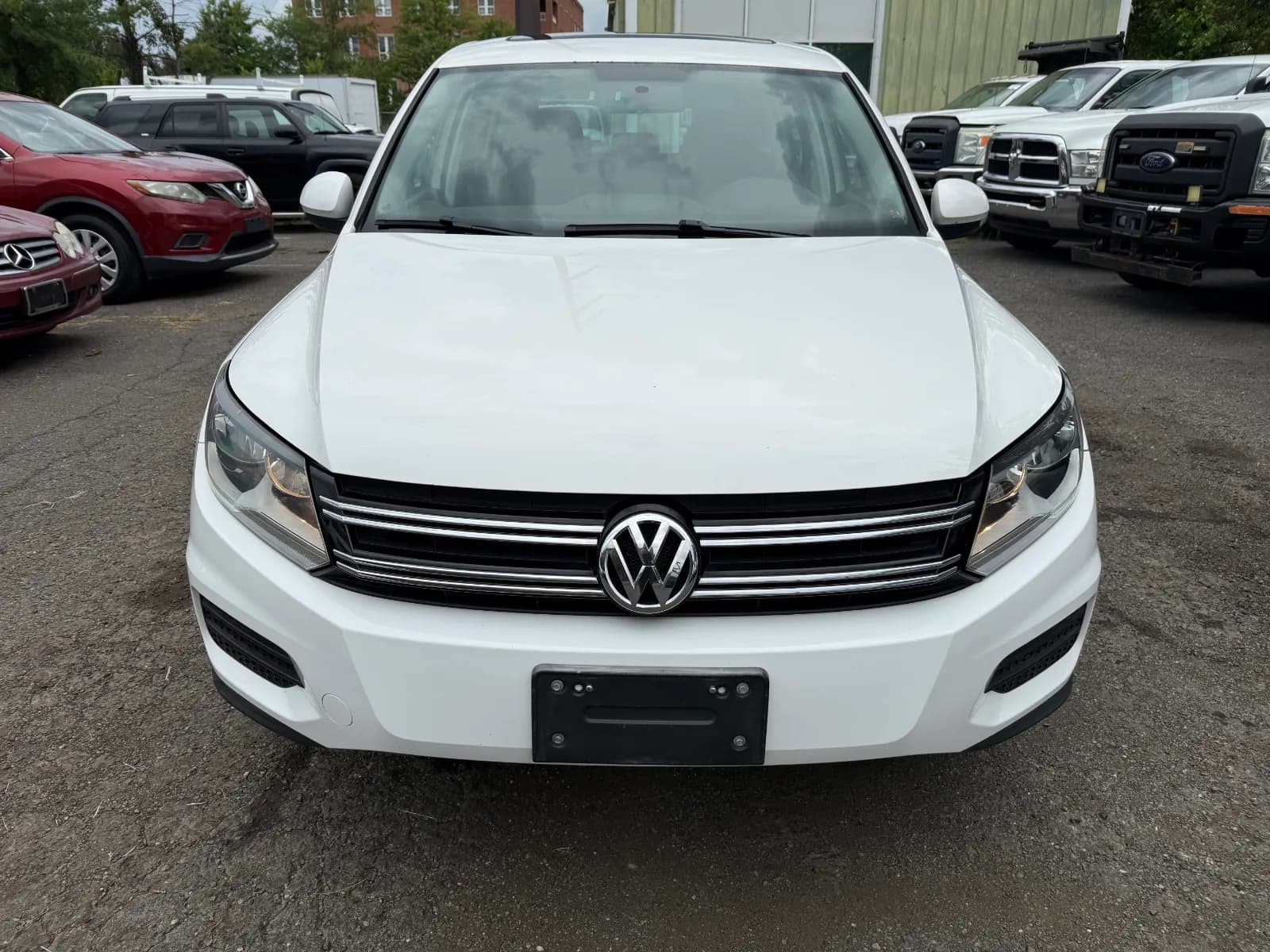 2012 Volkswagen Tiguan S in White, photo 8 of 16