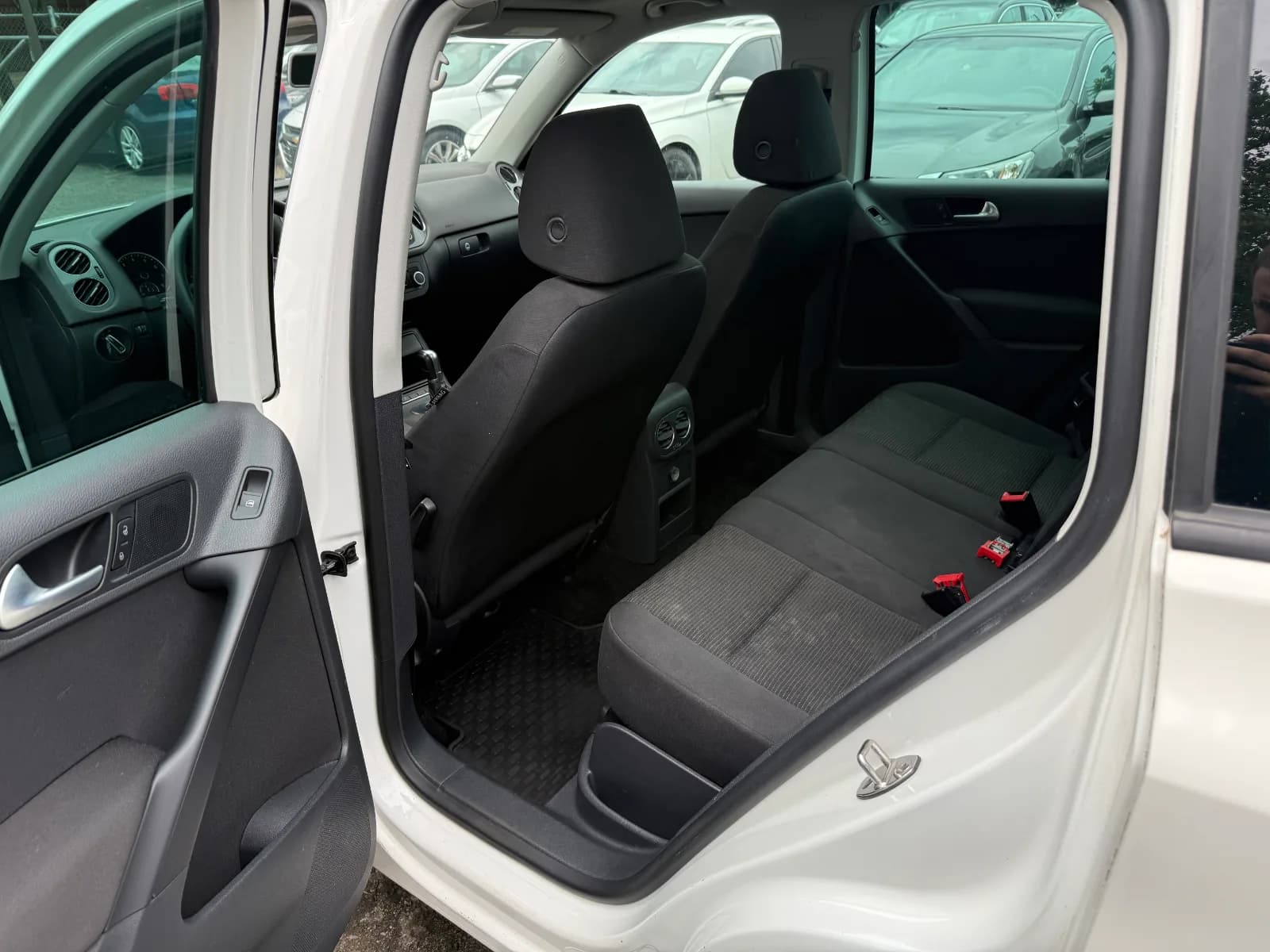 2012 Volkswagen Tiguan S in White, photo 10 of 16