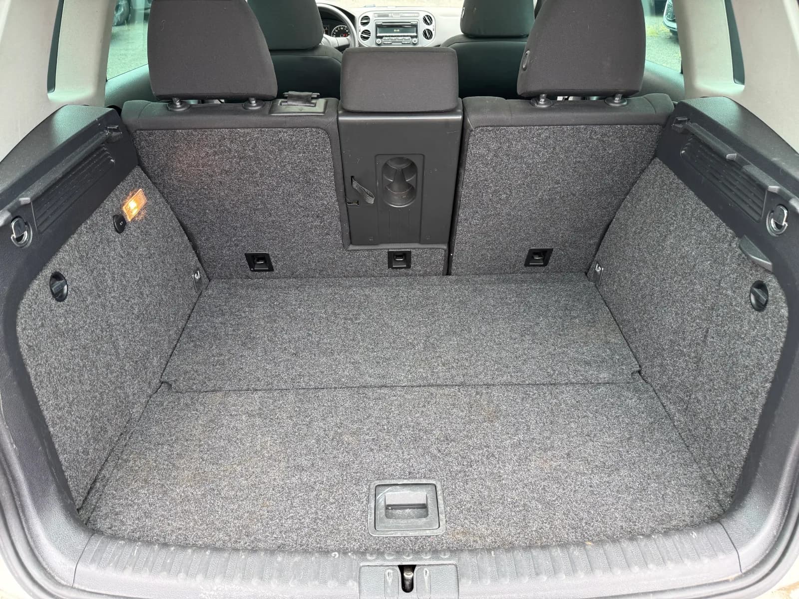 2012 Volkswagen Tiguan S in White, photo 11 of 16