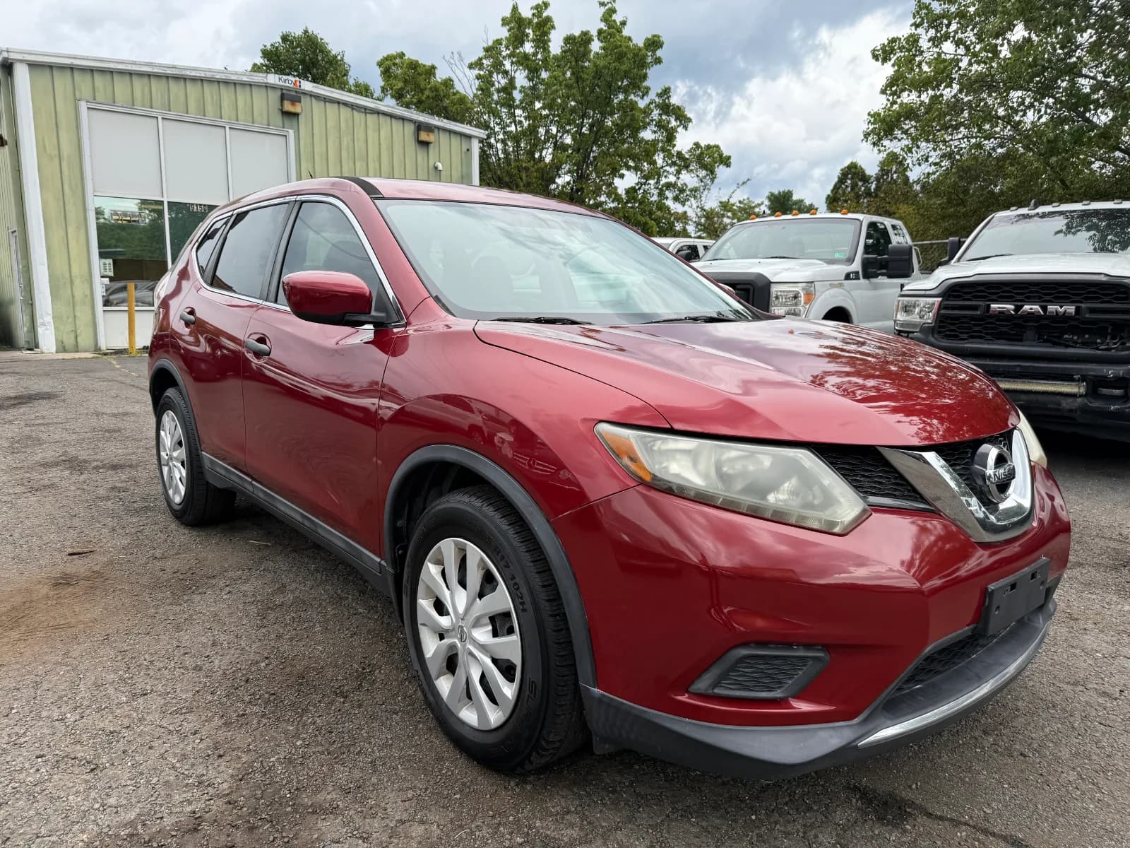 2016 Nissan Rogue S in Red, photo 7 of 16