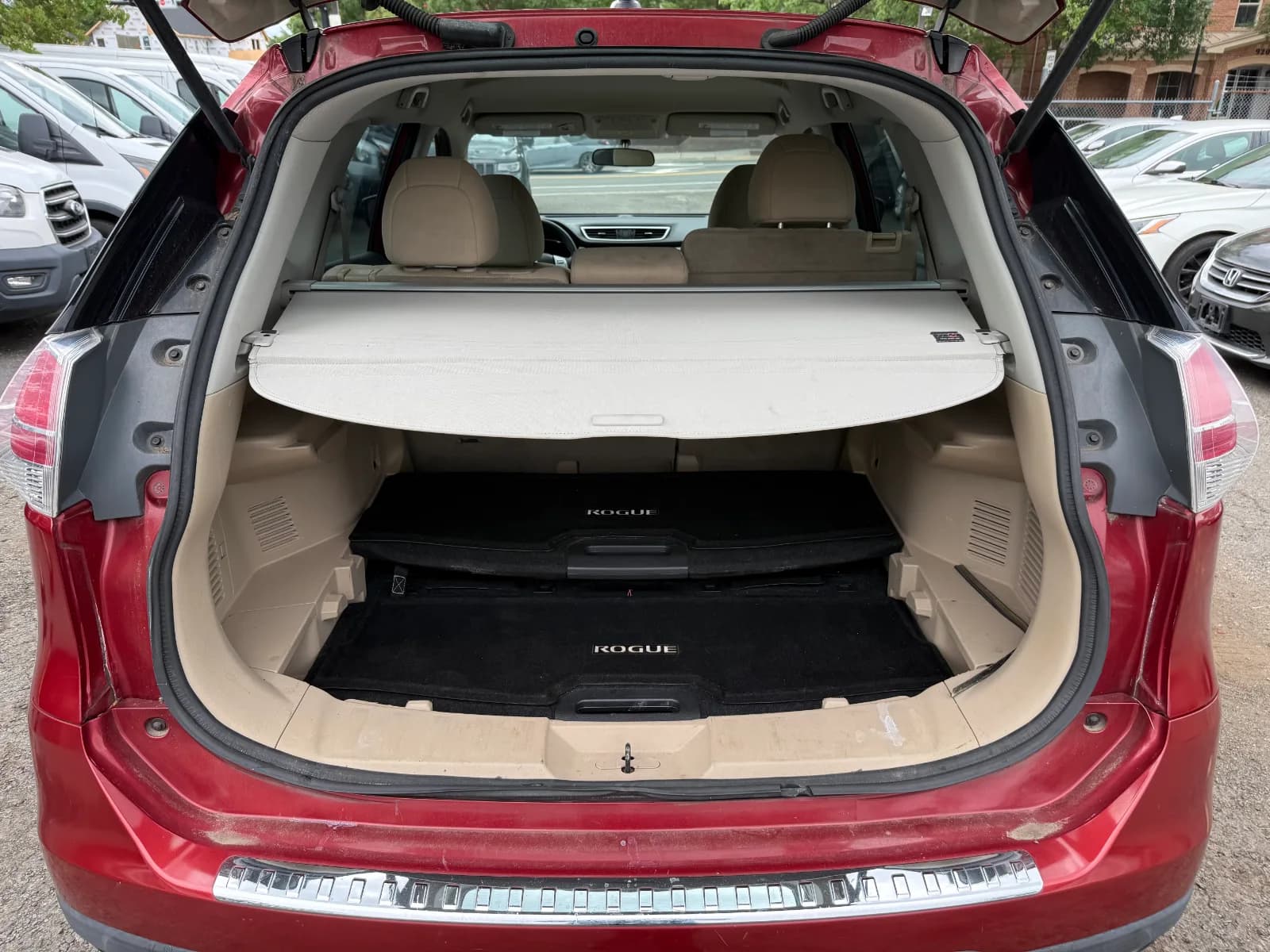 2016 Nissan Rogue S in Red, photo 11 of 16