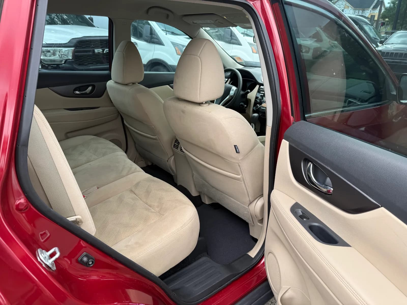2016 Nissan Rogue S in Red, photo 12 of 16
