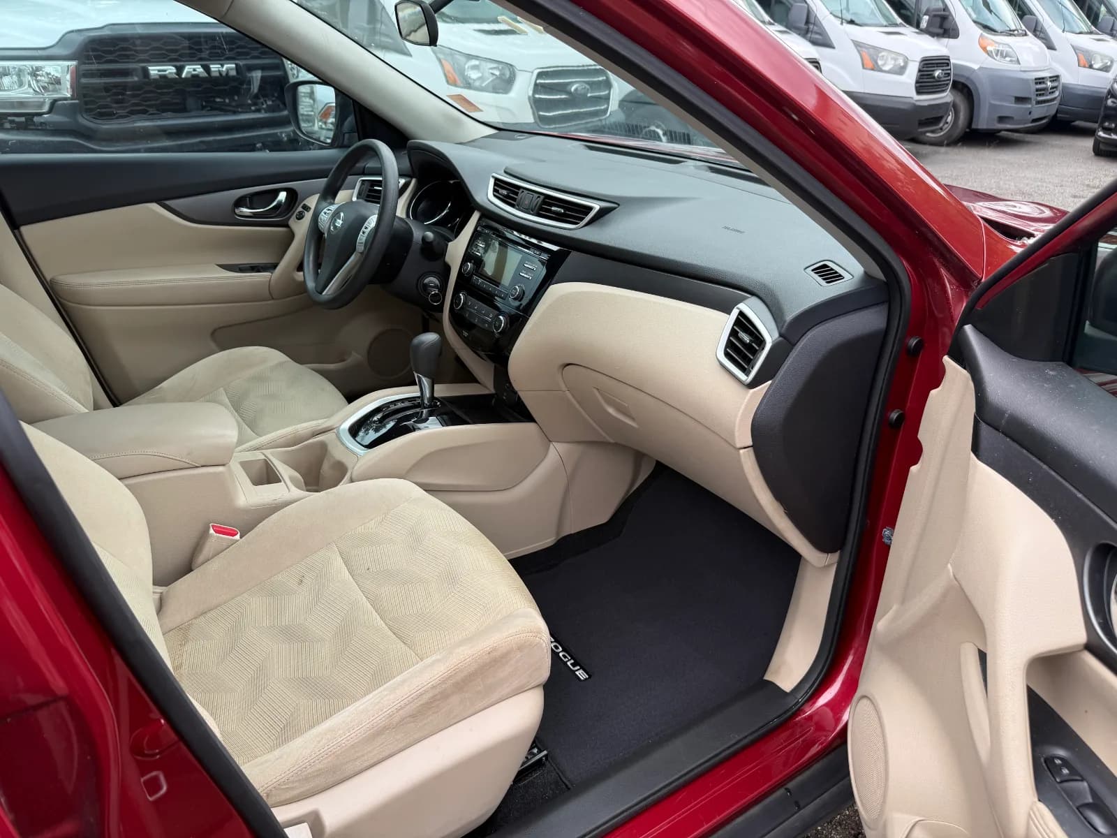 2016 Nissan Rogue S in Red, photo 13 of 16