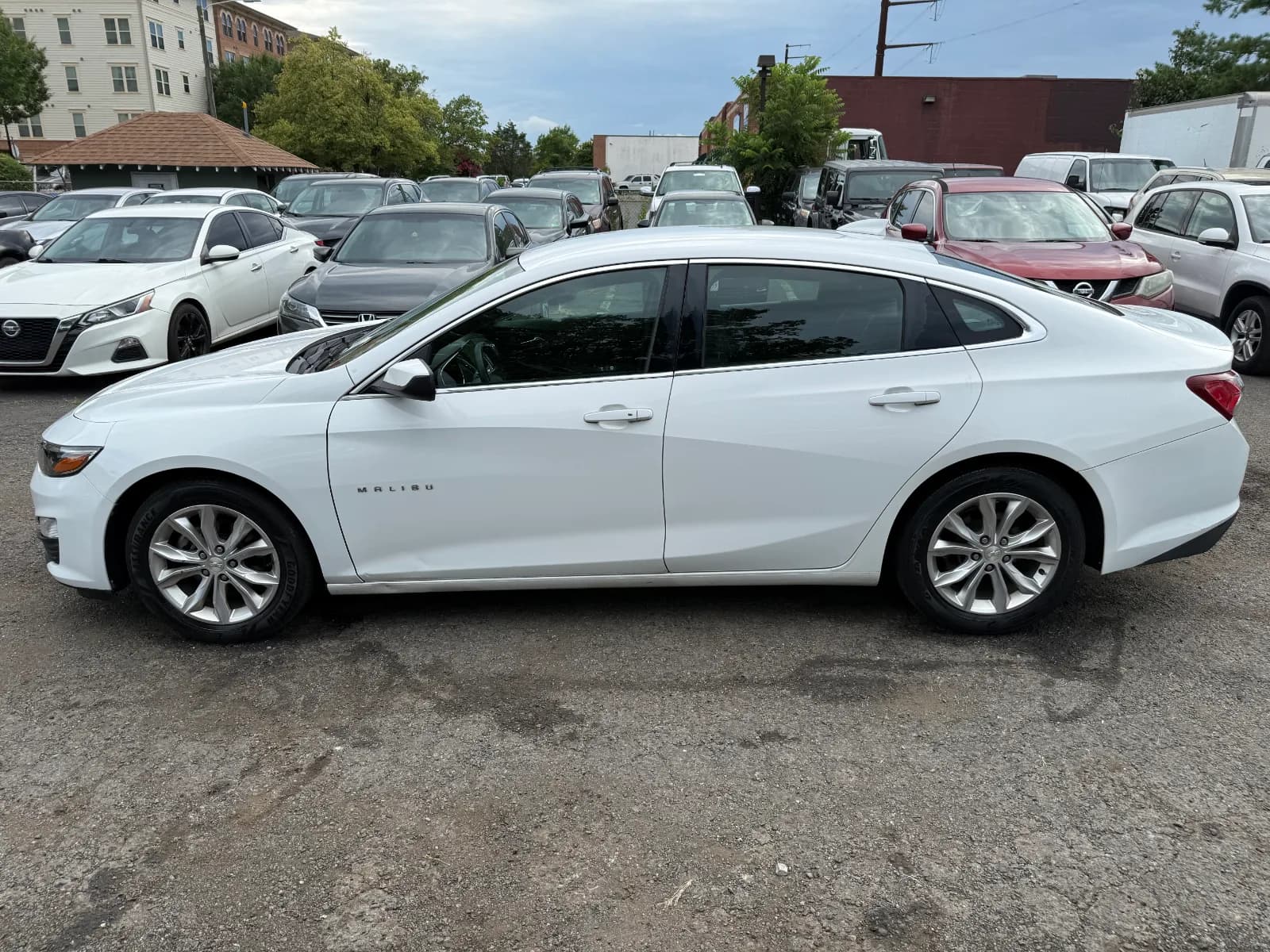 2020 Chevrolet Malibu LT (1LT) in White, photo 2 of 16